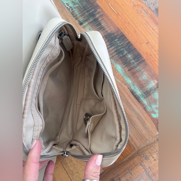 Monos Metro Weekender Duffle - Picture 7 of 9